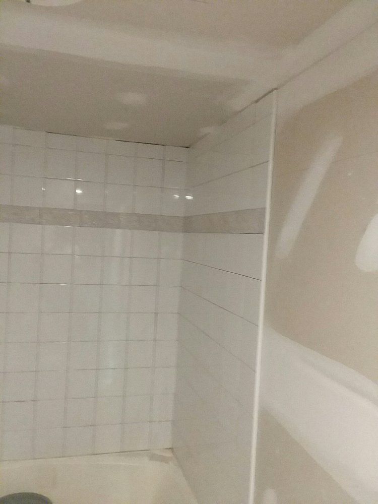 Tub surround · tile corner detail